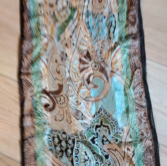 Oscar De La Renta 100% Silk Scarf - Picture 3 of 4